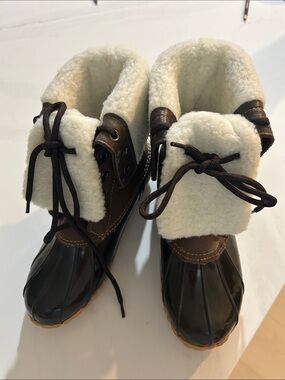 Women Brown Shearling-Lined Duck Boots - Cozy Winter Footwear
